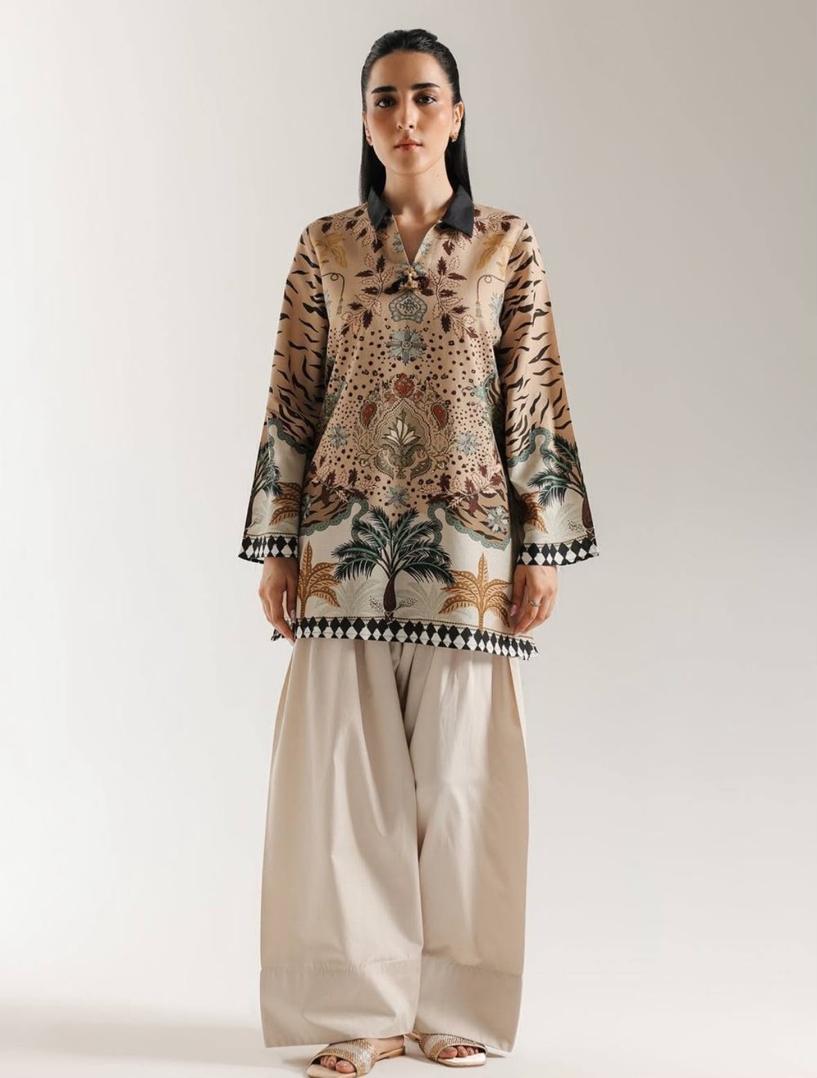 Digital Printed Kurti for Women | Doria Lawn Ethnic Kurti | 2 Piece Pakistani Dress Image 3